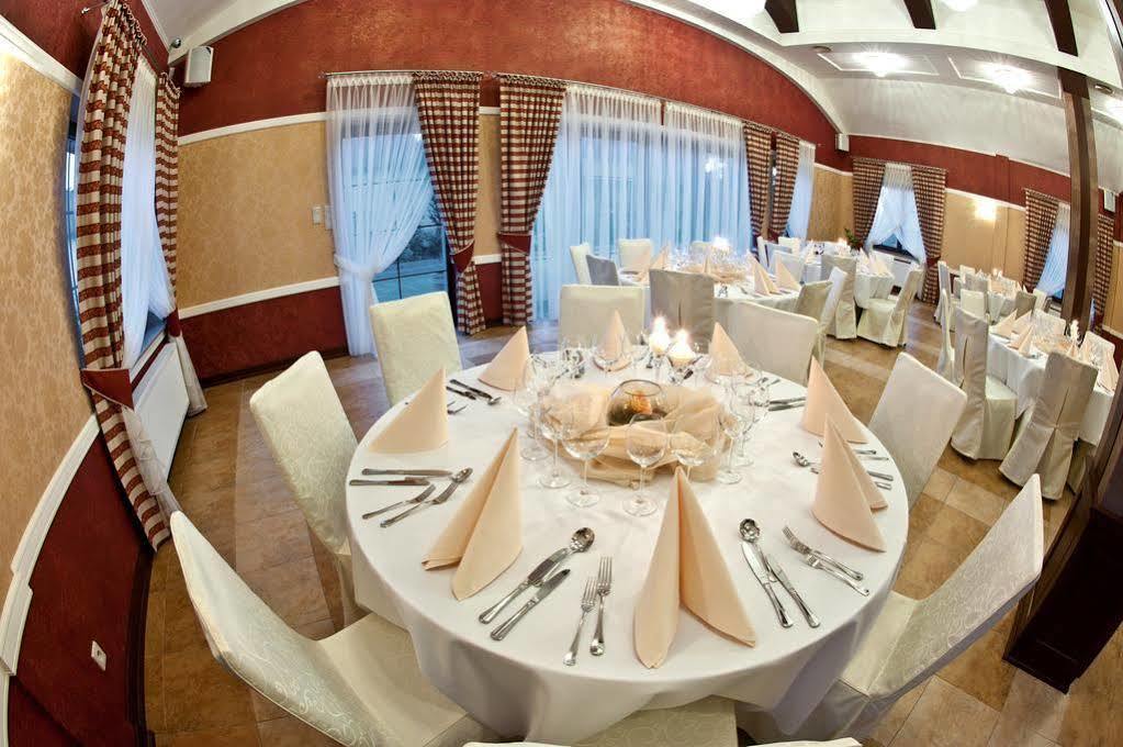 Hotel Dwor Choiny Kazimierówka 외부 사진