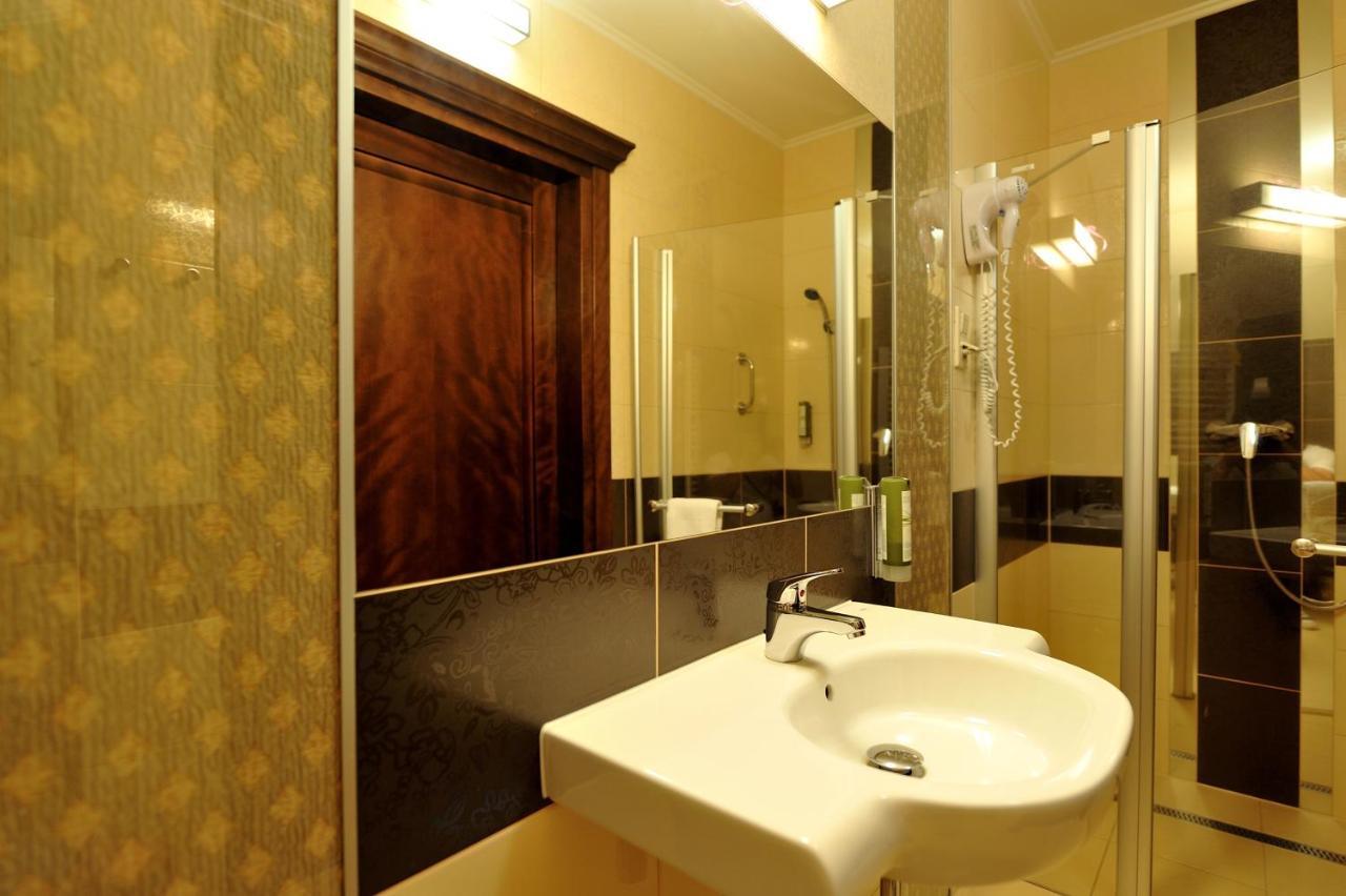 Hotel Dwor Choiny Kazimierówka 외부 사진